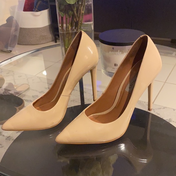 Nude Pumps - Picture 3 of 5